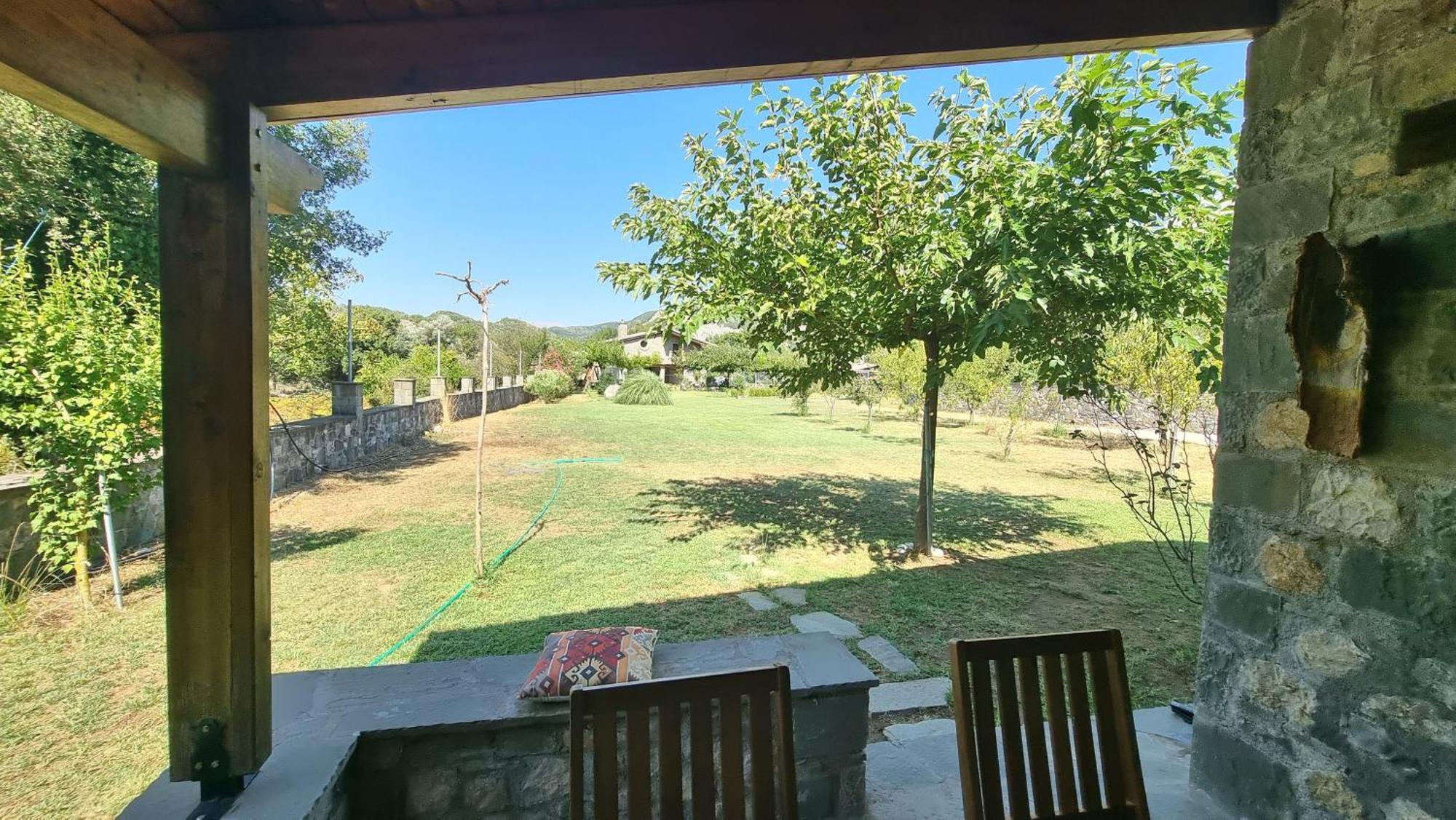 House With Big Garden And Barbeque In Nature Vourgareli Buitenkant foto