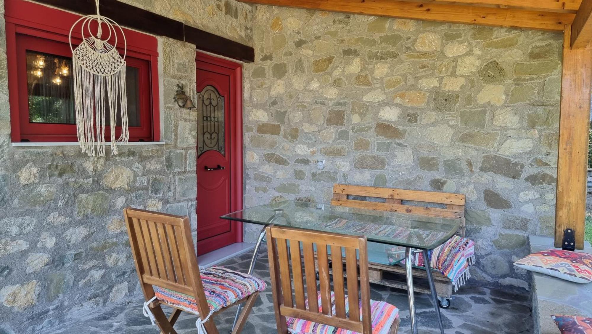 House With Big Garden And Barbeque In Nature Vourgareli Buitenkant foto