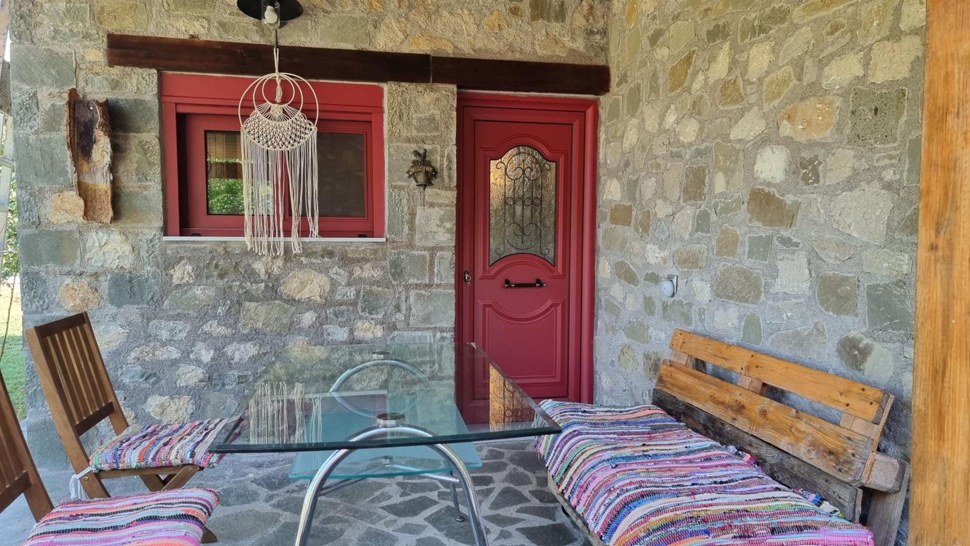House With Big Garden And Barbeque In Nature Vourgareli Buitenkant foto