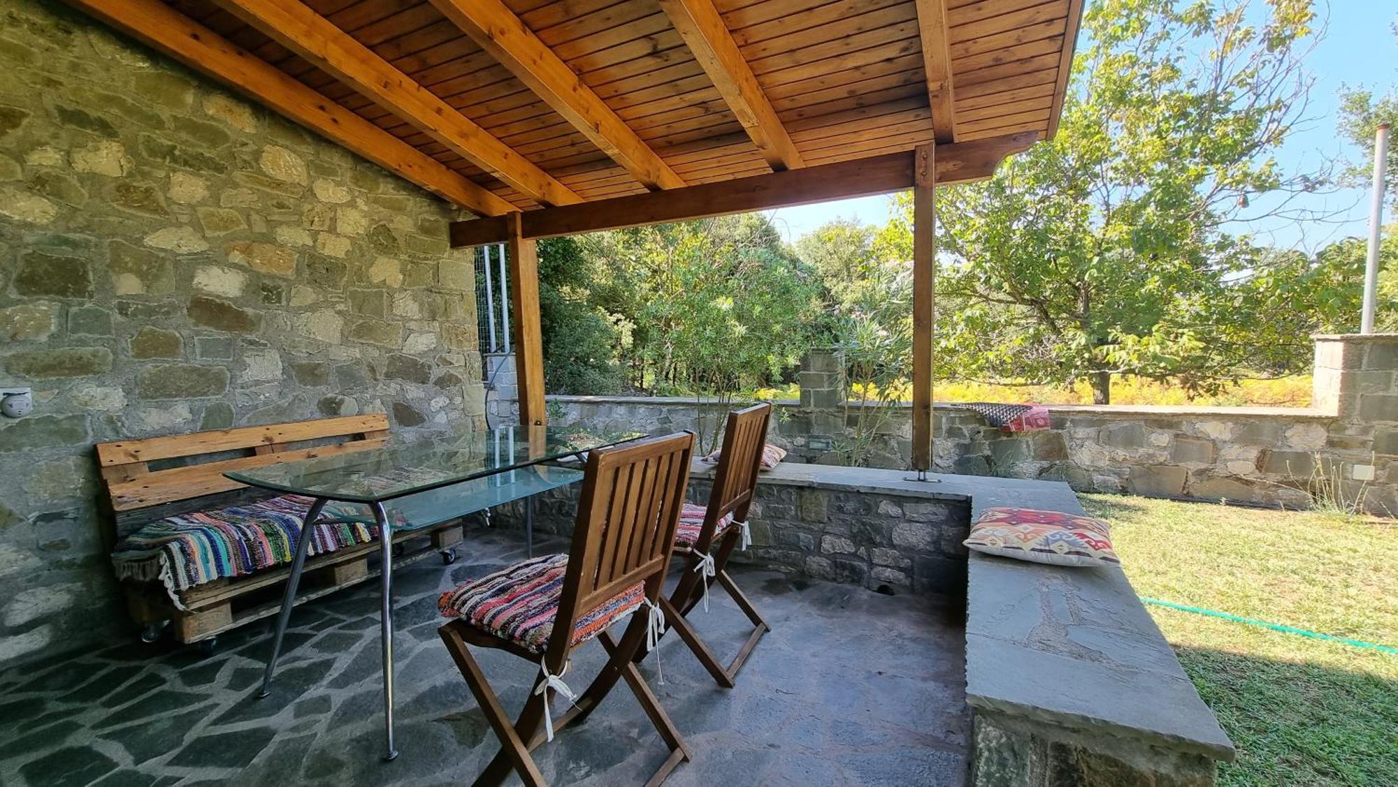 House With Big Garden And Barbeque In Nature Vourgareli Buitenkant foto