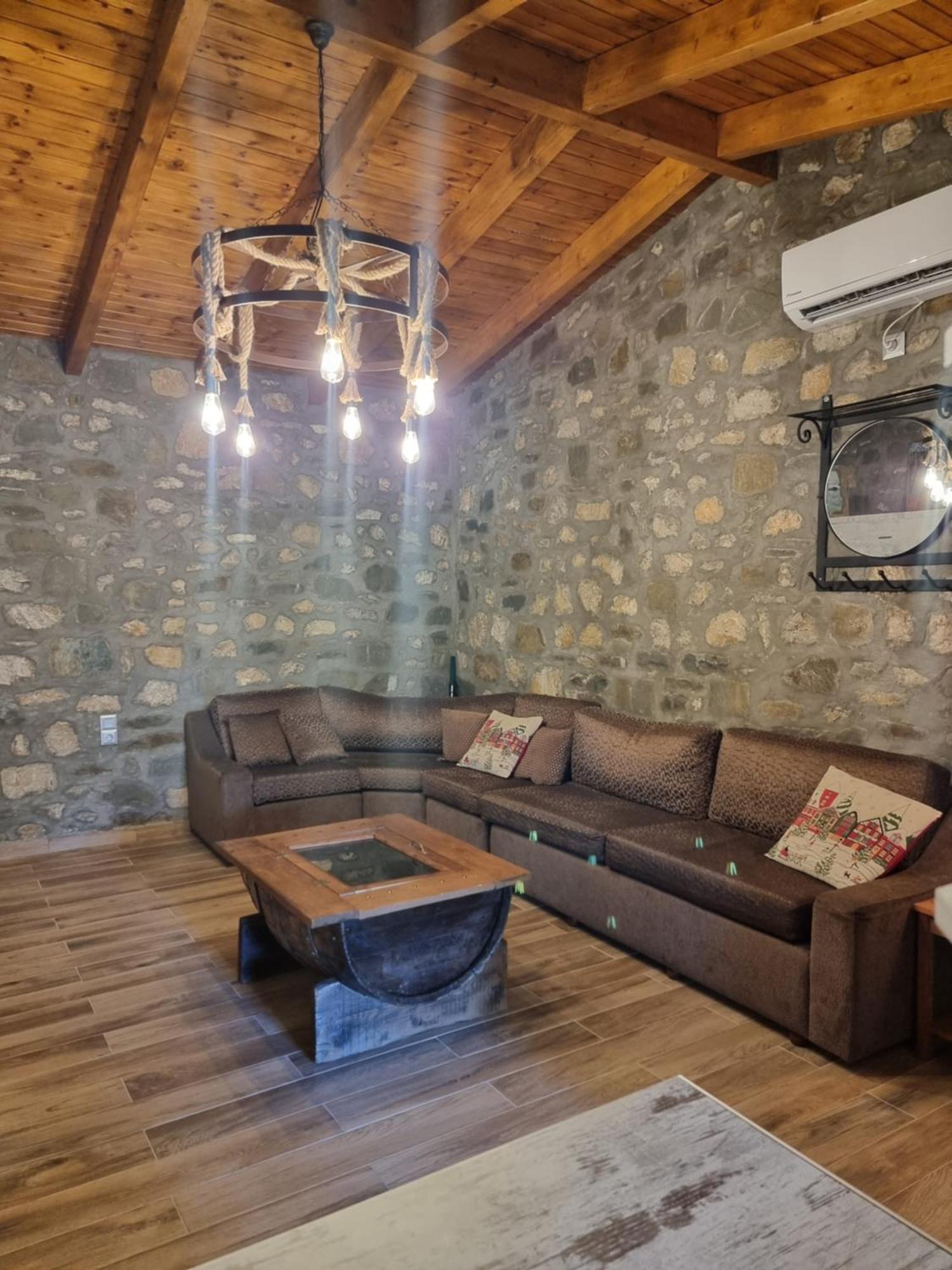 House With Big Garden And Barbeque In Nature Vourgareli Buitenkant foto