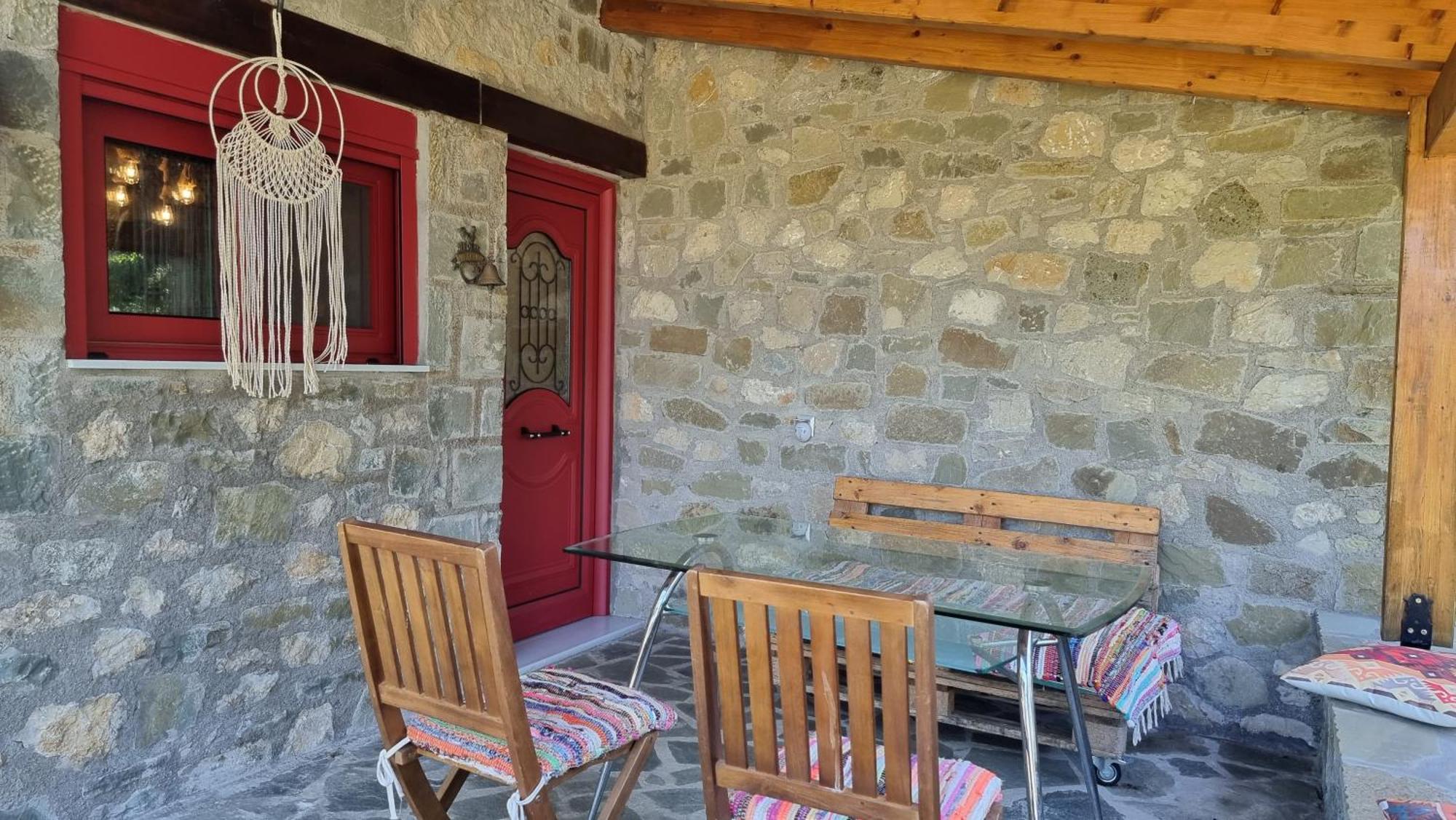 House With Big Garden And Barbeque In Nature Vourgareli Buitenkant foto